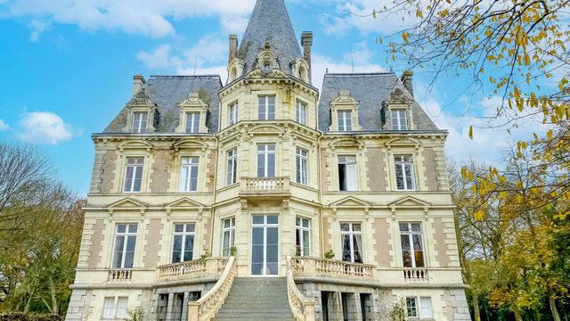 Beautiful château set in 4 hectares of parkland. | Moulin