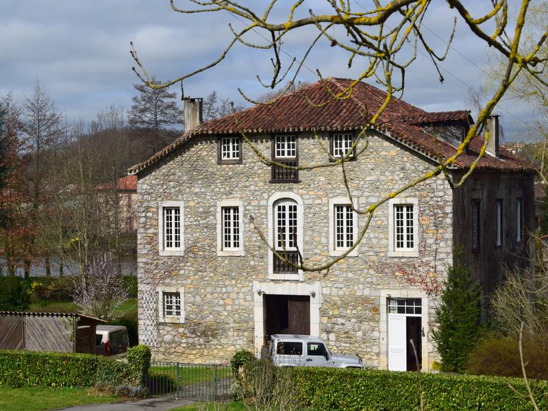 Ancien Moulin à Eau à Vendre Sur La Rivière Haute Garonne Midi Pyrénées France