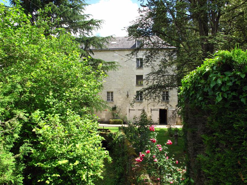 Moulin à Eau Du 15ème Siècle à Vendre Sur 13 Ha Avec Maison Dhôtes Indre Et Loire