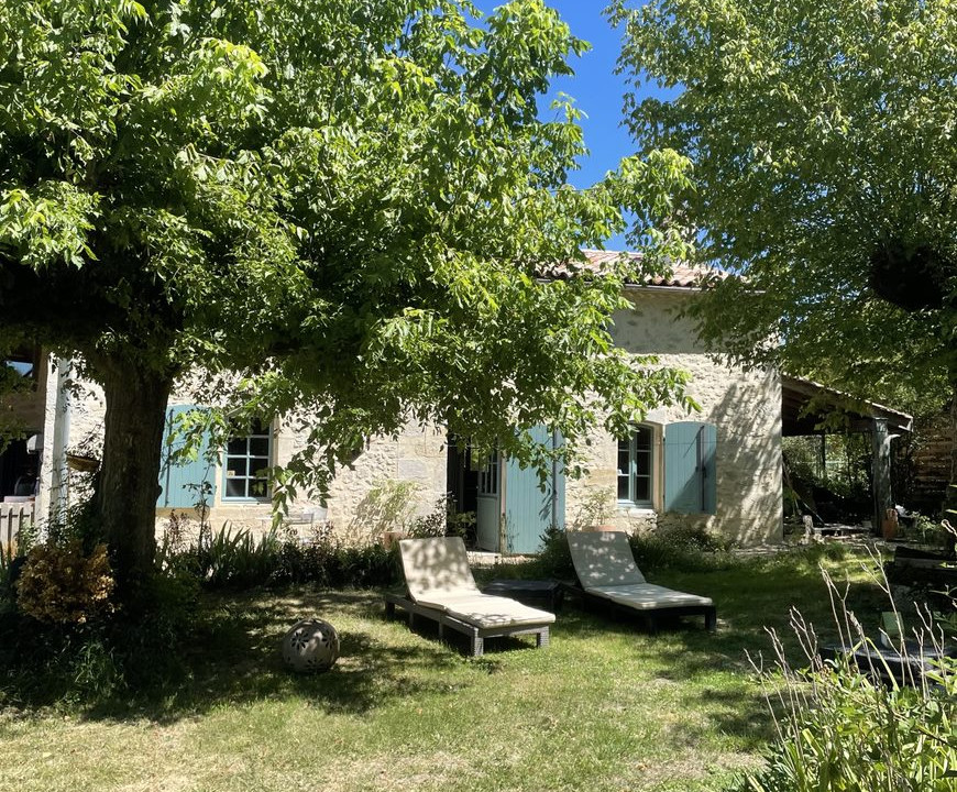 Super charming renovated LONGERE for sale. Gironde Moulin
