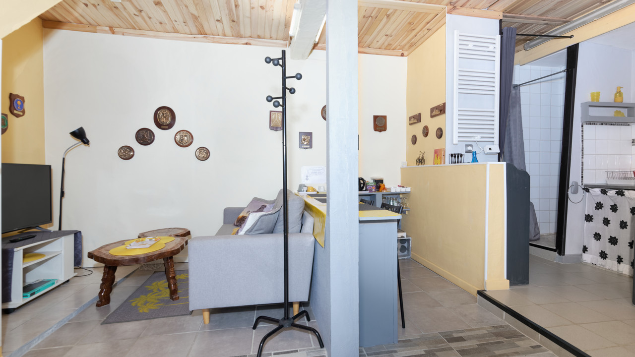 Real estate complex of 7 apartments in 17th century farm house. Landes