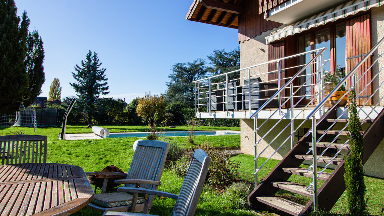 Nernier Ideally situated villa with pool for sale. Haute Savoie Moulin