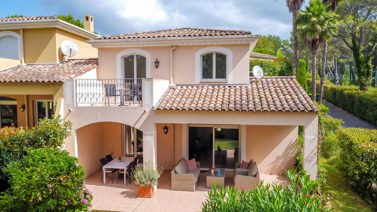 Royal Mougins Golf Club, a charming house of 2 bedrooms south facing