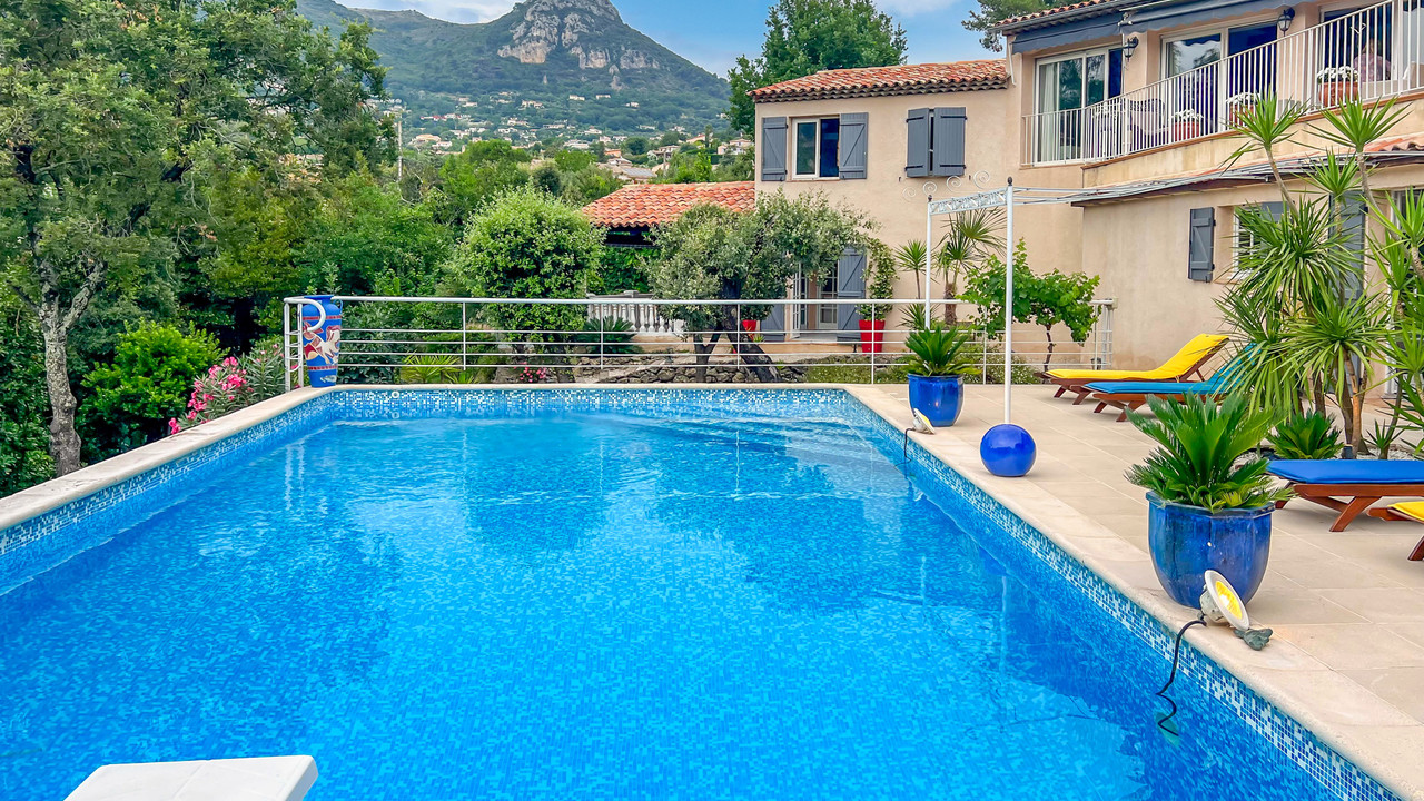 For Sale Vence Beautiful 5Bed Provençal Villa with large Pool